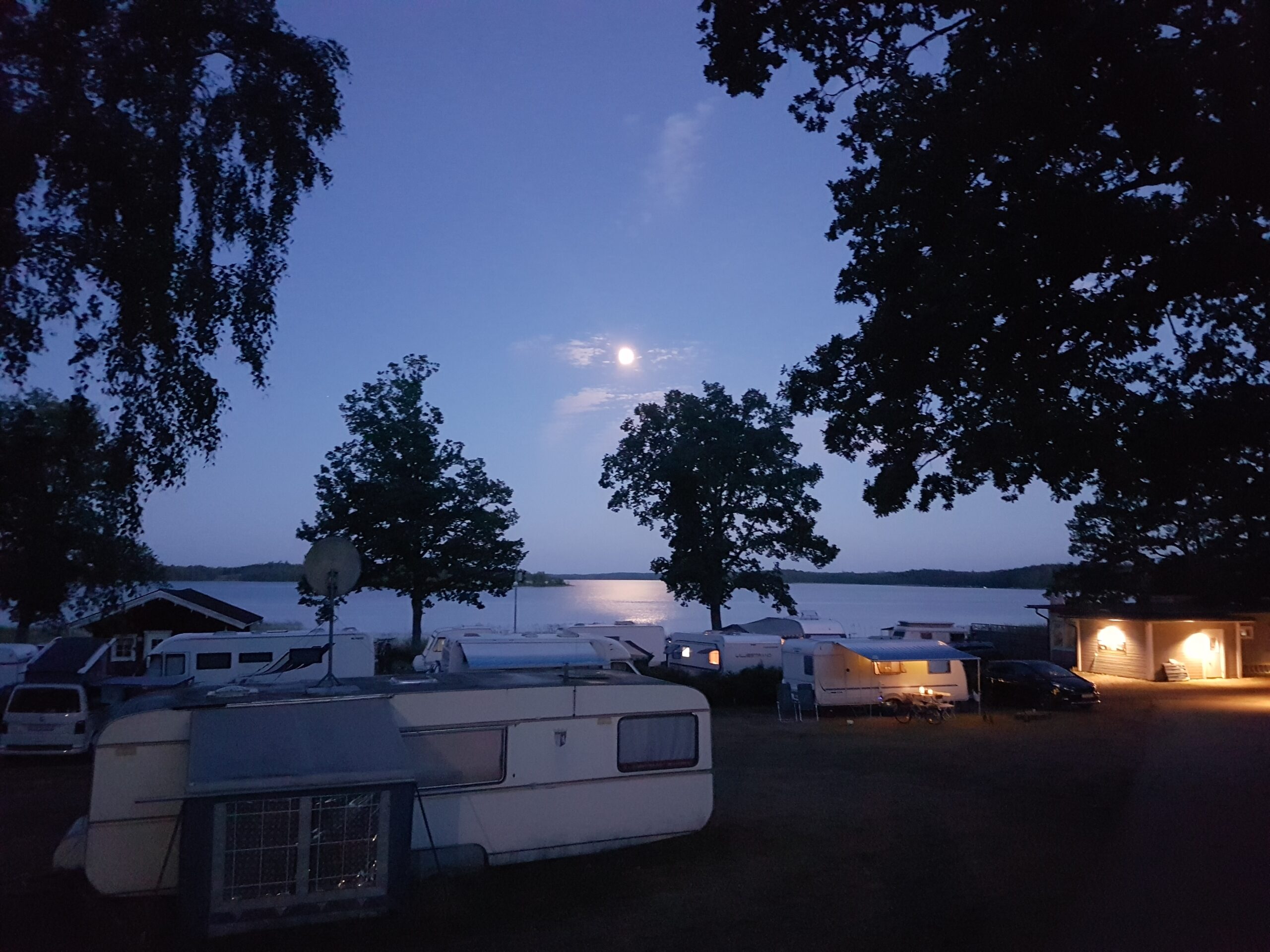Camping med fantastisk natur alldeles inpå bild 4