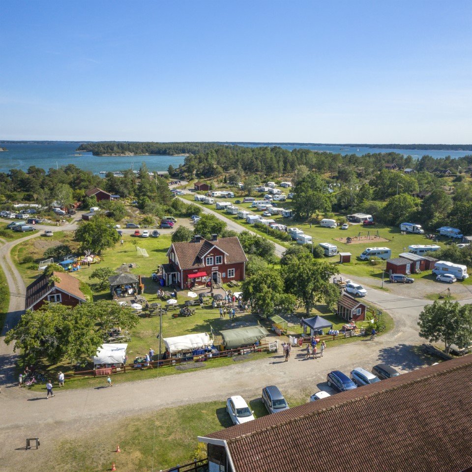 Mysig familjecamping belägen mitt i Sankt Annas vackra ytterskärgård bild 5