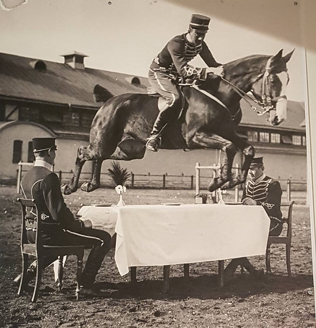 Följ med på en resa genom den militära historien fram till idag bild 5