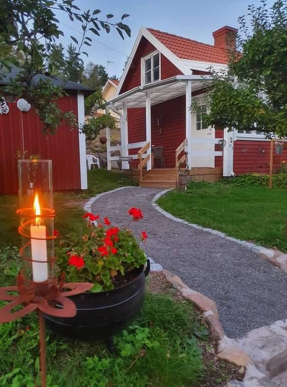 Unik gårdsbutik med konsthantverk bild 2