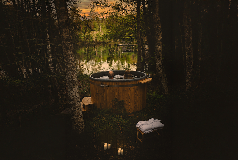 Njut av lugnet i flytande hotellrum med egen badtunna