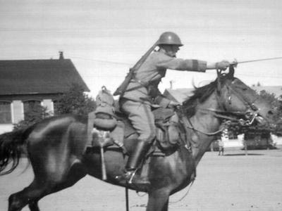 Följ med på en resa genom den militära historien fram till idag