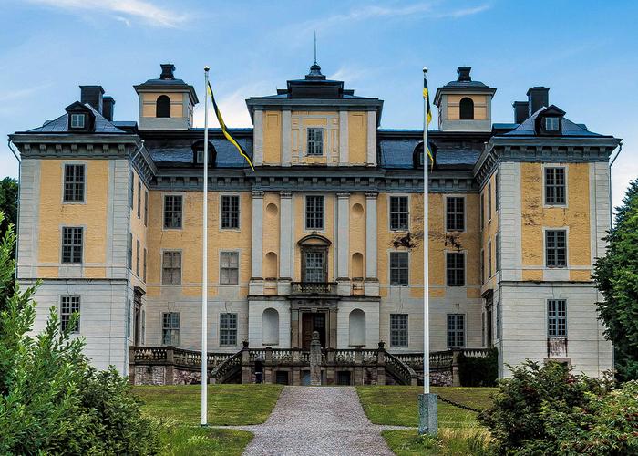Mälsåkers slott på Sveriges största insjöö