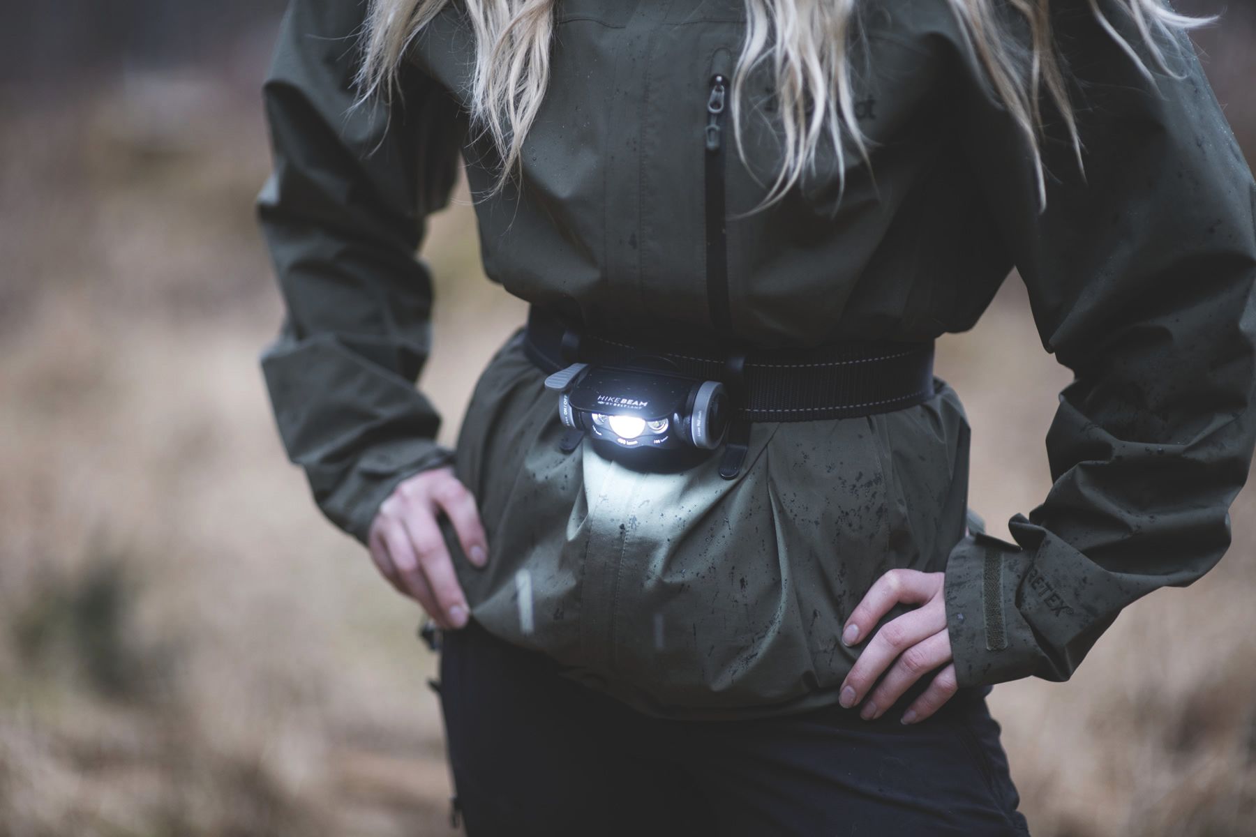 Smart lampa för mörka promenader