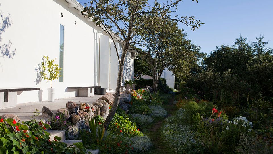 Spännande konsthall och vacker skulpturpark på södra Gotland