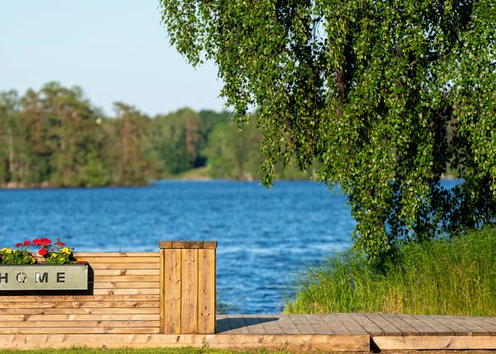 Naturskön camping med sjöutsikt men ändå nära stadslivet