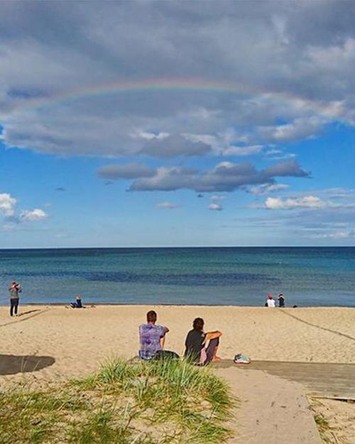 Rigeleje ligger vackert vid havet